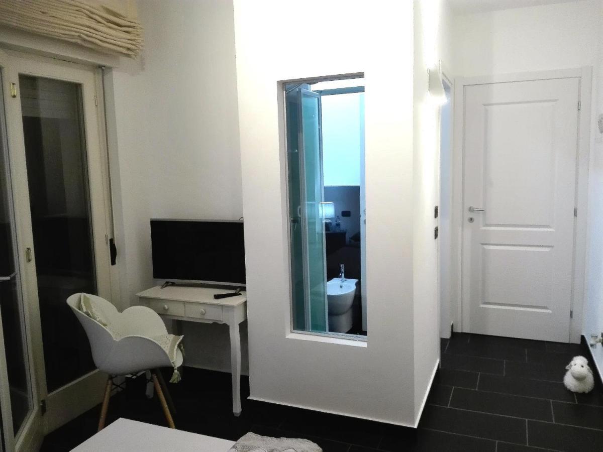 B&B Stazione Latina Sermoneta Exterior foto